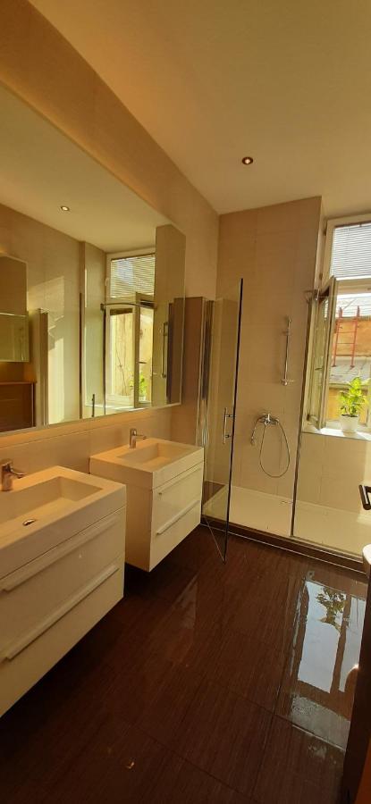 Infinity Boutique Hostel (Adults Only) ซาราเยโว ภายนอก รูปภาพ