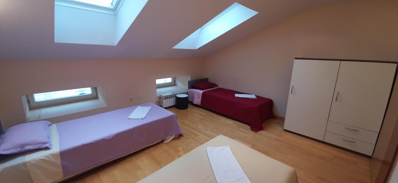 Infinity Boutique Hostel (Adults Only) ซาราเยโว ภายนอก รูปภาพ