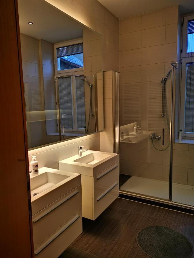 Infinity Boutique Hostel (Adults Only) ซาราเยโว ภายนอก รูปภาพ