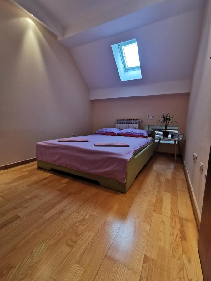 Infinity Boutique Hostel (Adults Only) ซาราเยโว ภายนอก รูปภาพ