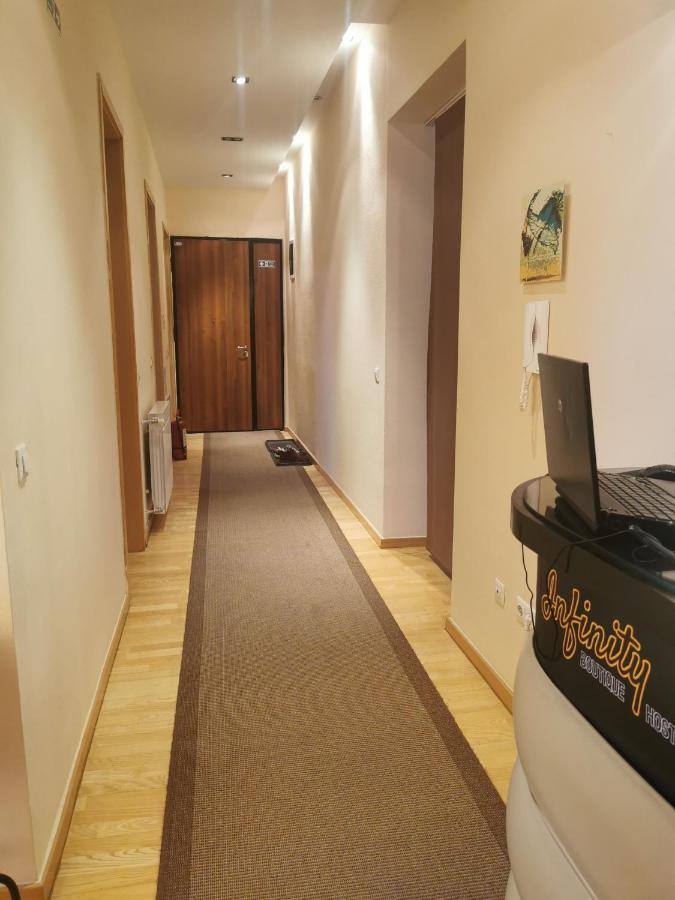 Infinity Boutique Hostel (Adults Only) ซาราเยโว ภายนอก รูปภาพ